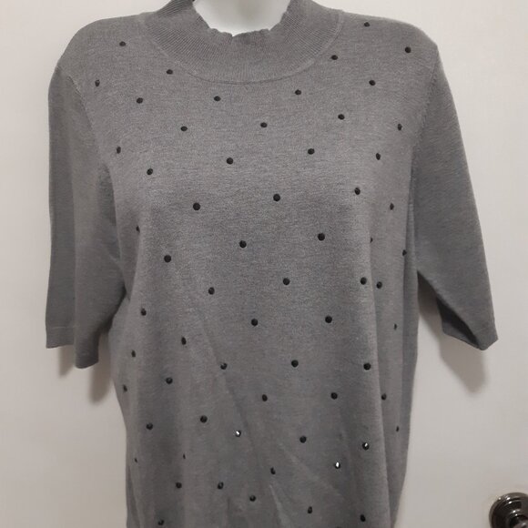 New Laura Petites Super Soft Gray Sweater with black beads Size M/L - Picture 1 of 12